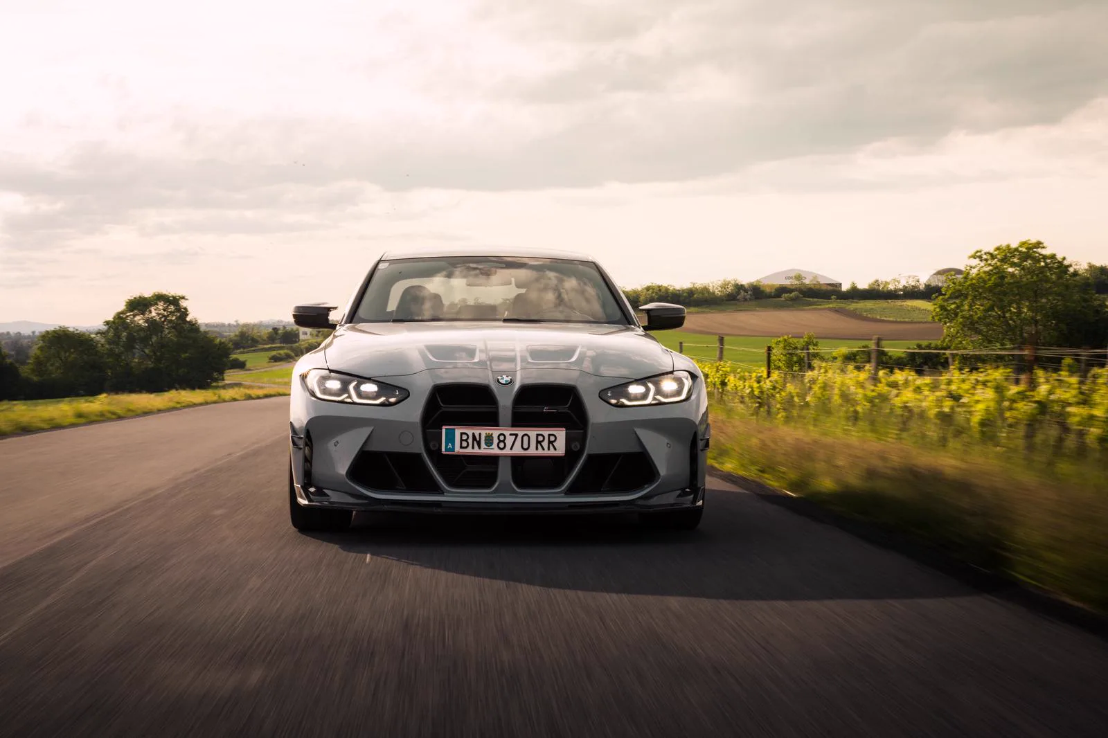 BMW M3 G80 Competition Frontalansicht Sportwagen mieten Pottendorf