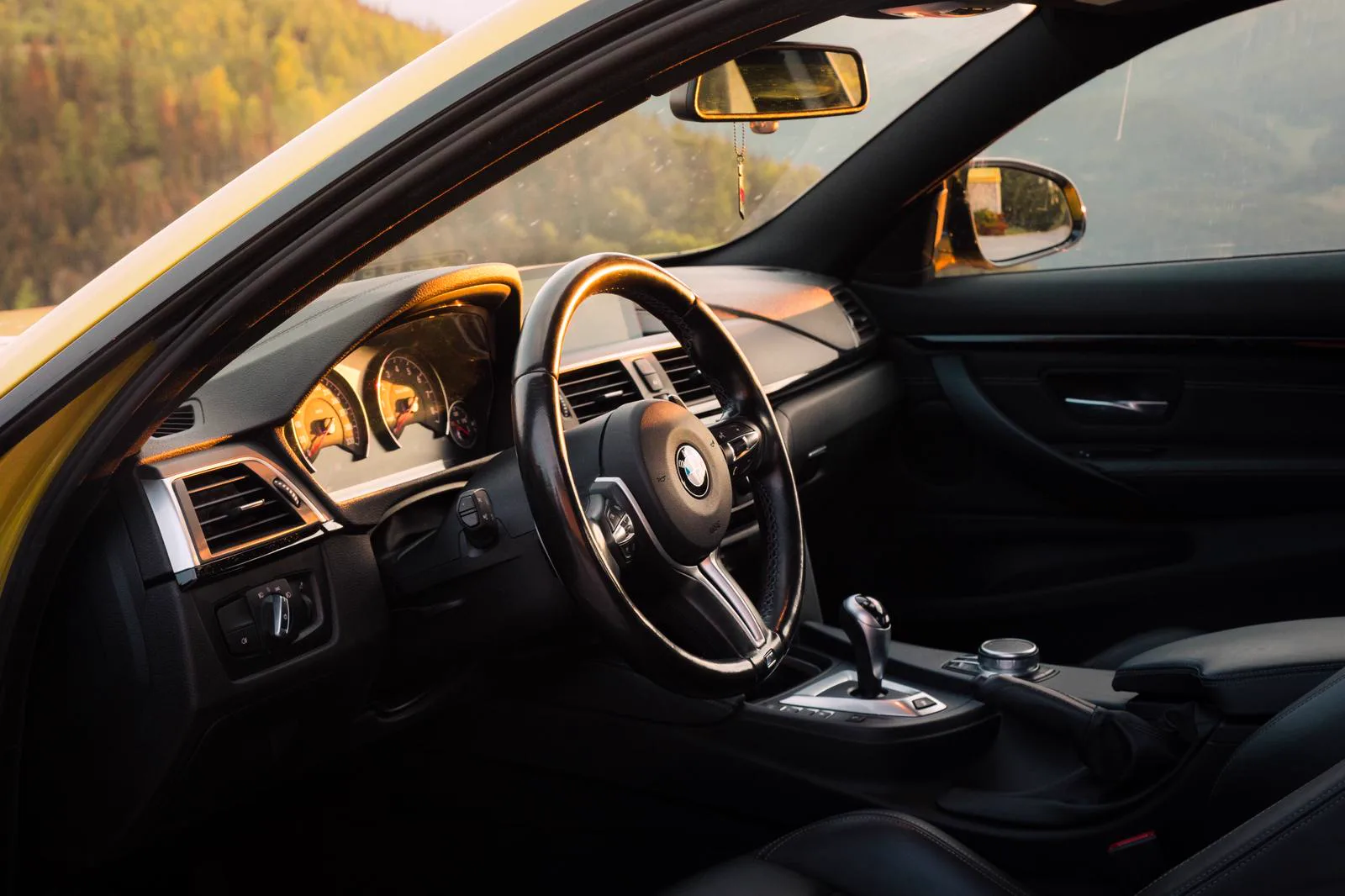 BMW M4 Cockpit