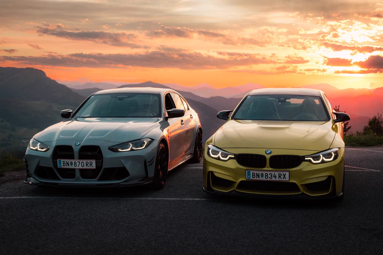 BMW M4 beide Autos Nacht